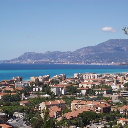 Villa Gaia - Luxury Villa, Pool & Wellness Rooms Bordighera Kültér fotó