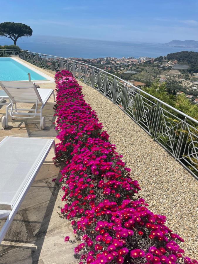 Villa Gaia - Luxury Villa, Pool & Wellness Rooms Bordighera Kültér fotó