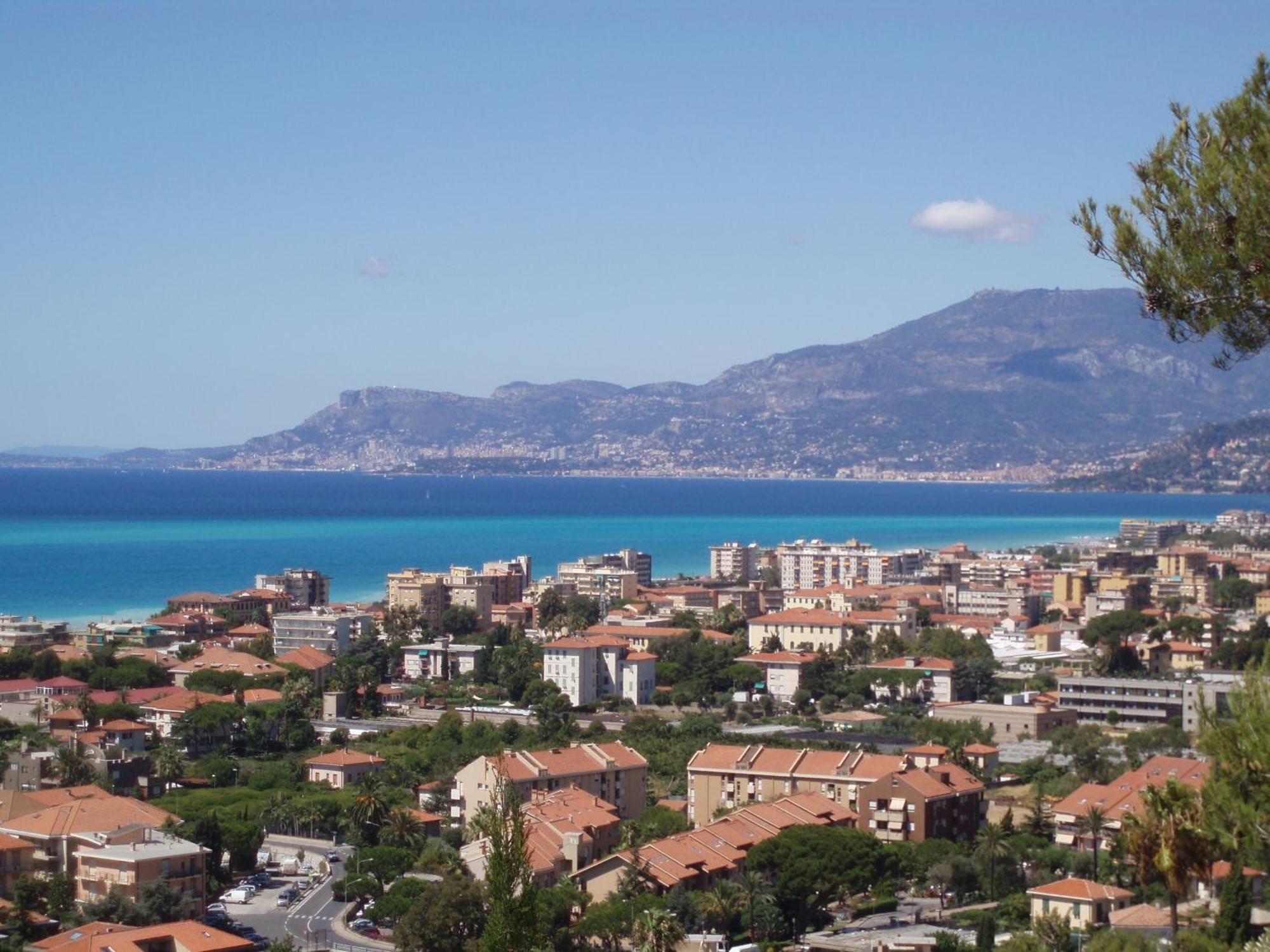Villa Gaia - Luxury Villa, Pool & Wellness Rooms Bordighera Kültér fotó