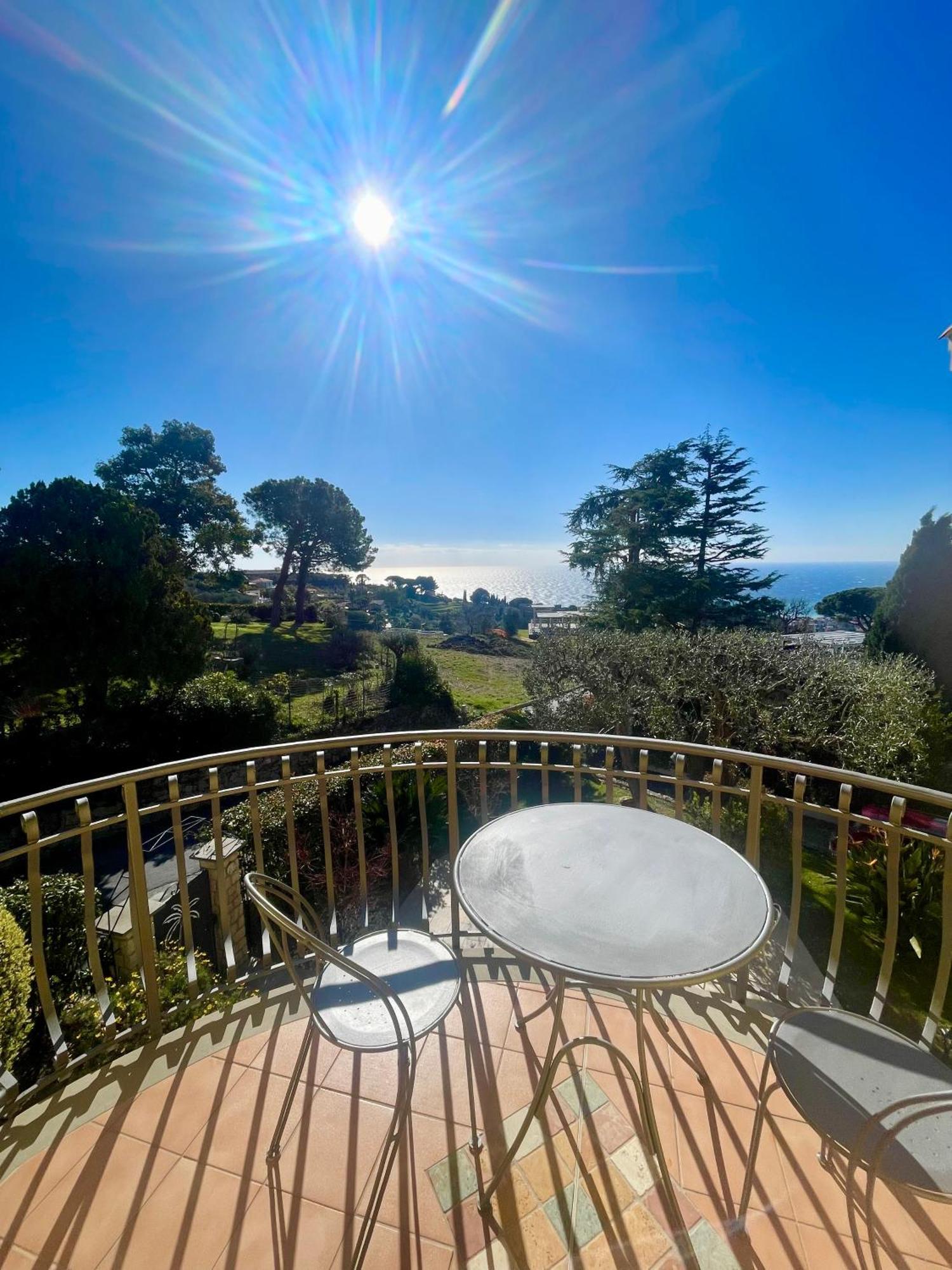 Villa Gaia - Luxury Villa, Pool & Wellness Rooms Bordighera Kültér fotó