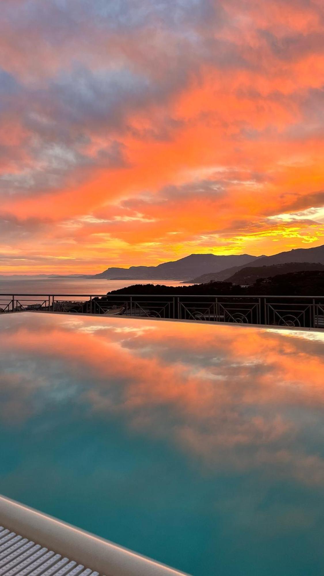 Villa Gaia - Luxury Villa, Pool & Wellness Rooms Bordighera Kültér fotó