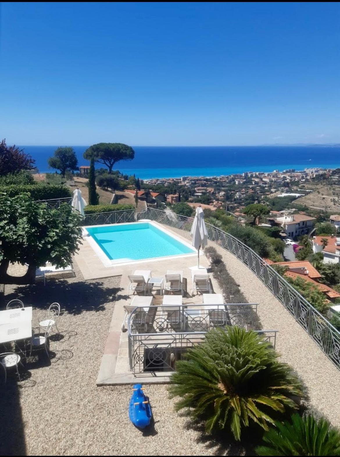 Villa Gaia - Luxury Villa, Pool & Wellness Rooms Bordighera Kültér fotó